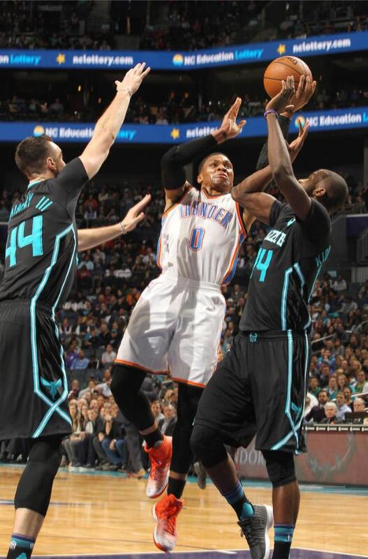 逃避裁判而 逃避裁判而