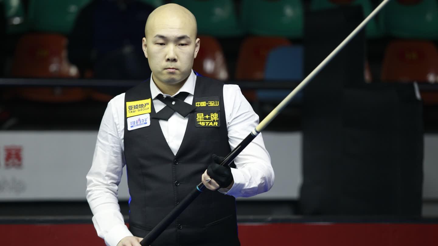 亚球迷对他 亚球迷对他