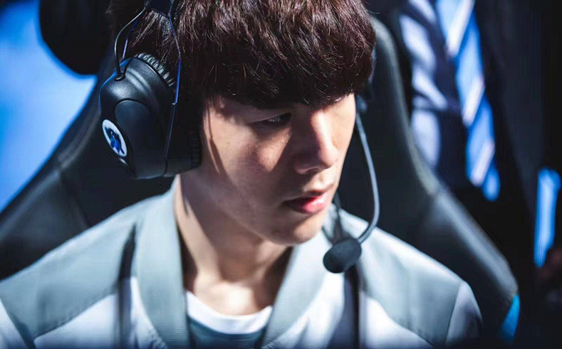 莱万等三大主力出场时间较少，波兰主帅：很难连续踢满两场世预赛