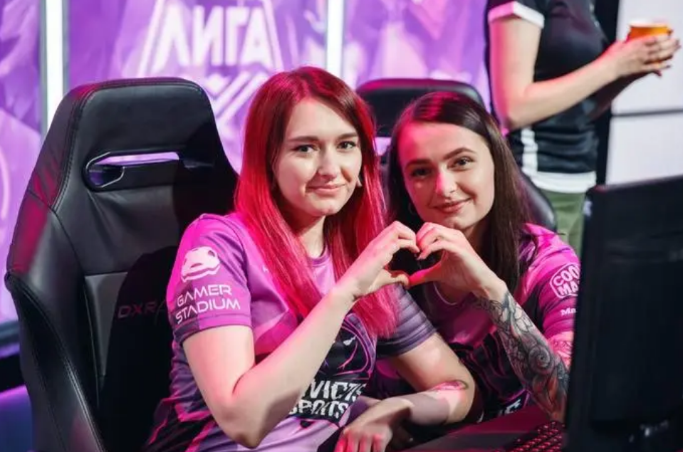 进行反复的 进行反复的