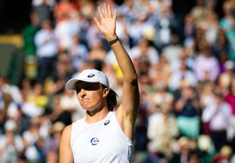 库里观战勇士双杀雄鹿 字母哥利拉德合计34中11.