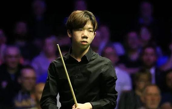 库里观战勇士双杀雄鹿 字母哥利拉德合计34中11.