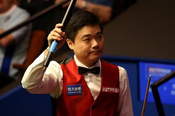 东契奇与裁判理论吃T，对判罚有看法.