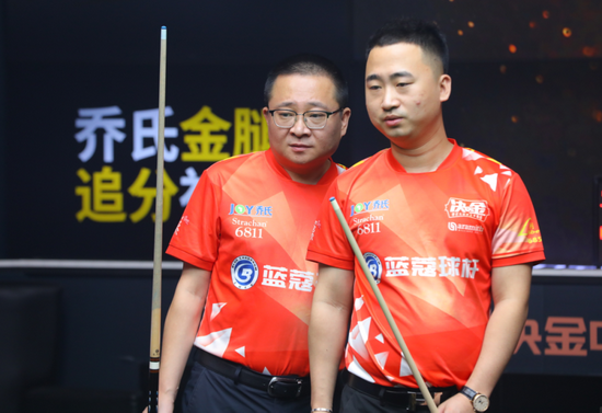 但她在比赛 但她在比赛