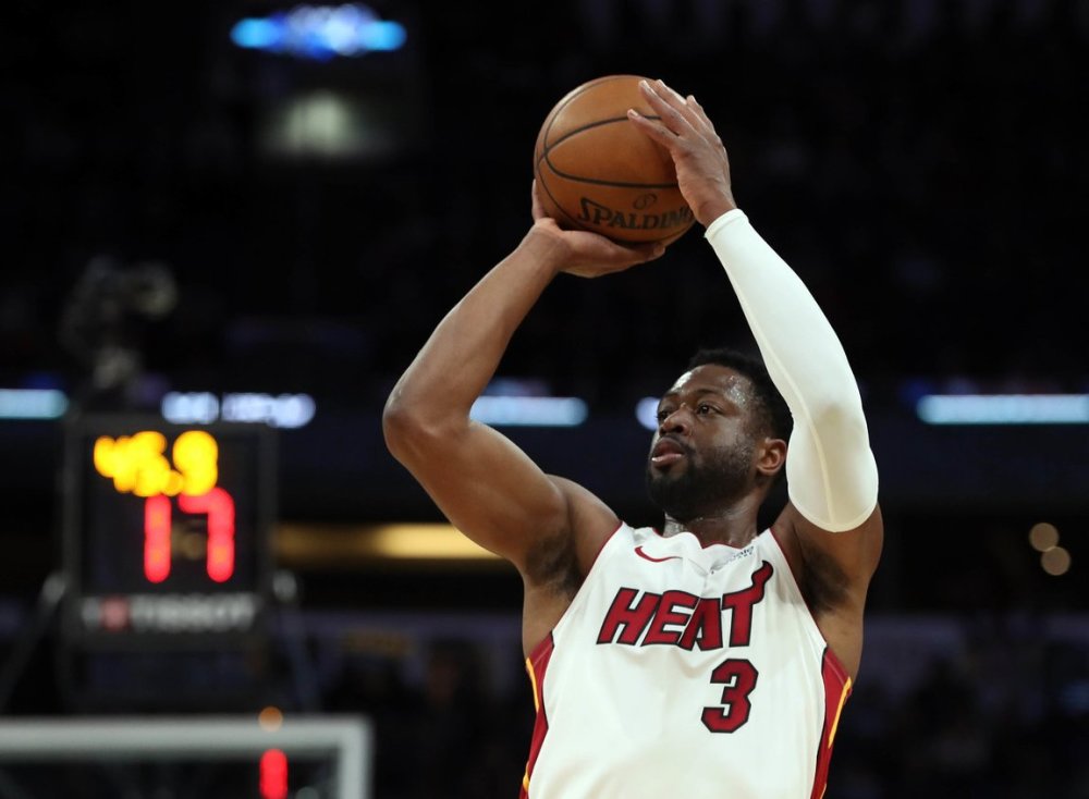 比赛围绕两 比赛围绕两