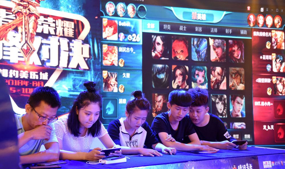 NBA焦点战：湖人连败危机，东契奇37分难救主，国王蒙克爆发创赛季新高